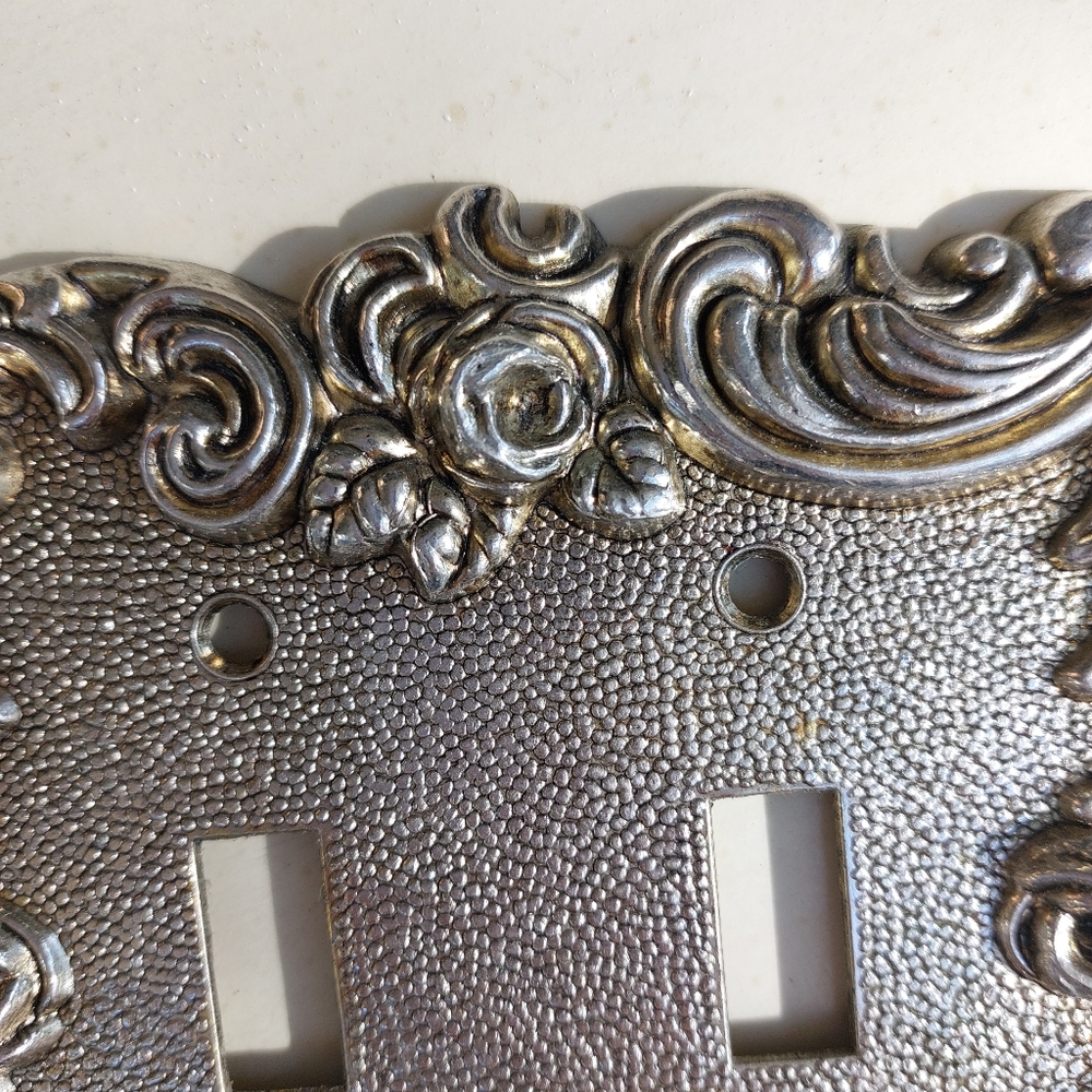 VINTAGE 1967 American Tack & Hardware Co. Wall plates, Rose, Lightswitch cover - Picture 7 of 8